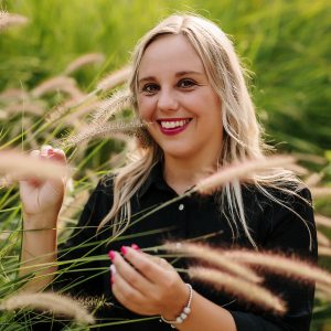 “Povečajte vidnost in se povežite s strankami  na Facebooku in Instagramu”