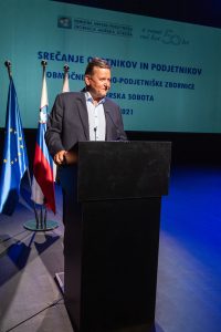 Podeljena so bila jubilejna priznanja članom zbornice za leti 2020 in 2021