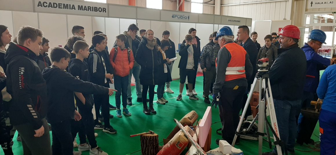 Predstavitve podjetij in poklicev mladim osnovnošolcem Predstavitve podjetij in poklicev mladim osnovnošolcem