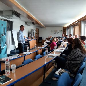 Delo s strankami in ključne veščine novodobnega prodajnika