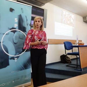 Uspeh in prepoznavnost podjetja se gradita s komunikacijo in odnosi