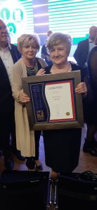 Najstarejša obrtnica leta 2022 je postala frizerka Margit Grah, članica OOZ M. Sobota