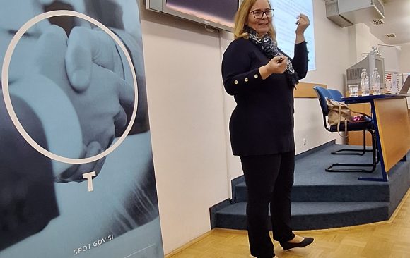 Kako pravilno določati in evidentirati delovni čas v gradbeništvu ob upoštevanju veljavnih kolektivnih pogodb