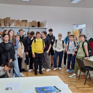 Ogled in srečanje s podjetji »POKLICI OD BLIZU«