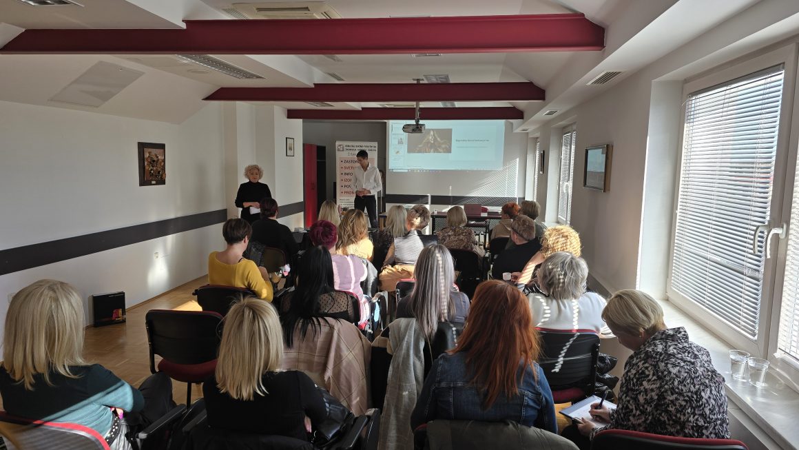 Izveden seminar o modnih trendih barvanja