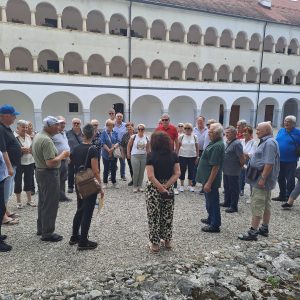 Izlet upokojenih obrtnikov na Dolenjsko
