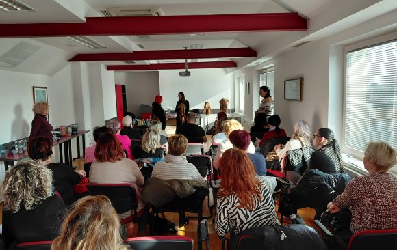 Izveden seminar za frizerje s Petro Blatnik Maček